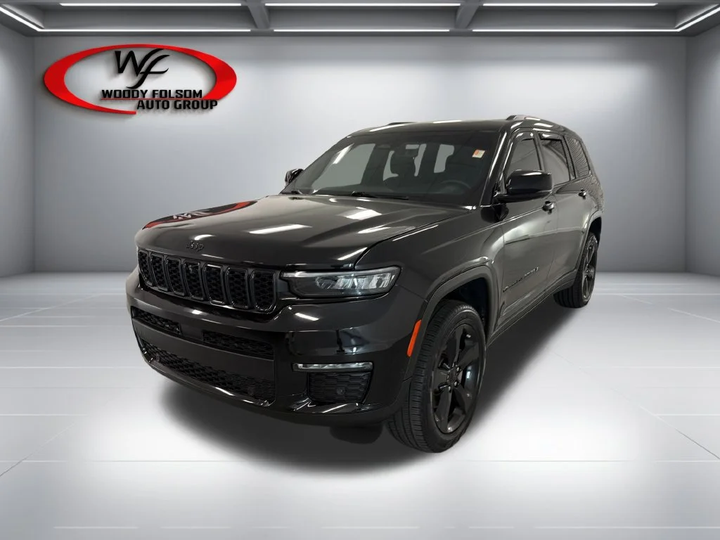 Used 2025 Black Jeep Limited image 3