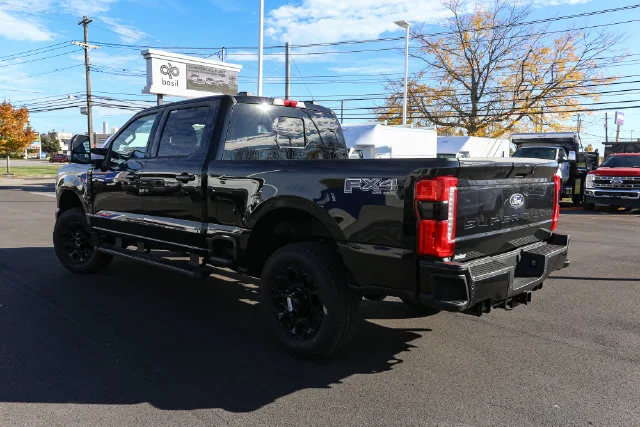 New 2027 Black Metallic Ford XLT image 7