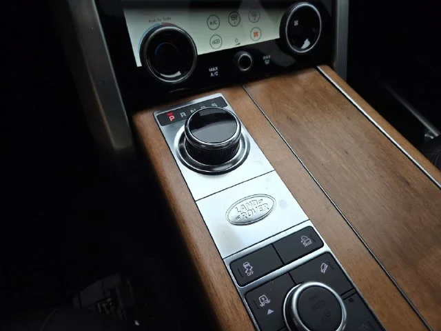 Used 2019 British Racing Green Land Rover 5.0L V8 Supercharged image 36