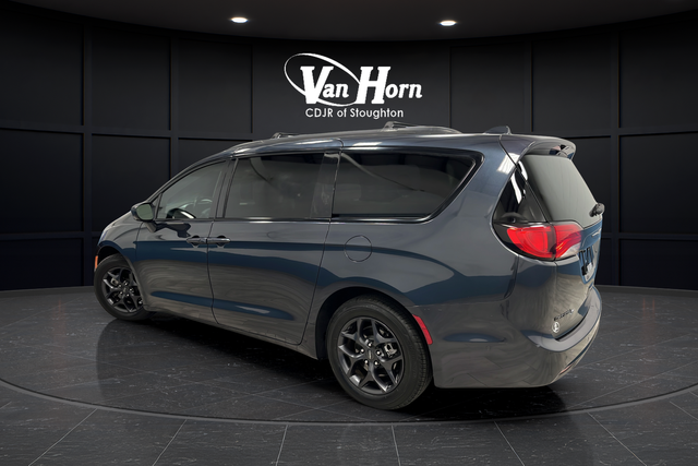 Used 2020 Maximum Steel Metallic Clearcoat Chrysler Touring L image 5