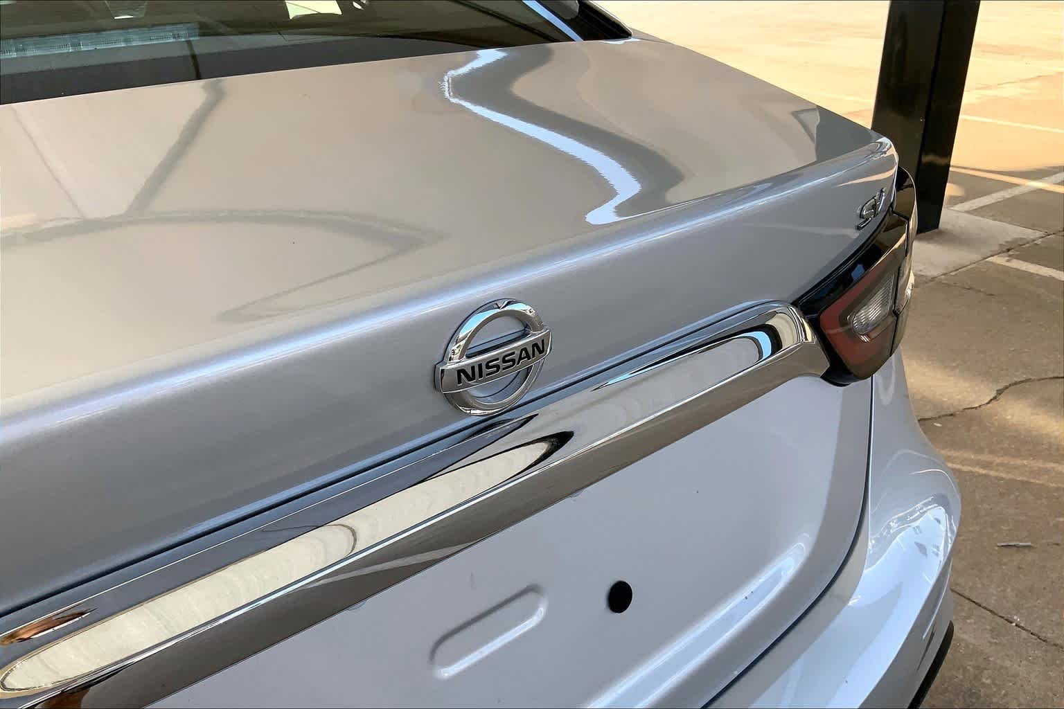 Used 2022 Brilliant Silver Metallic Nissan SV image 29