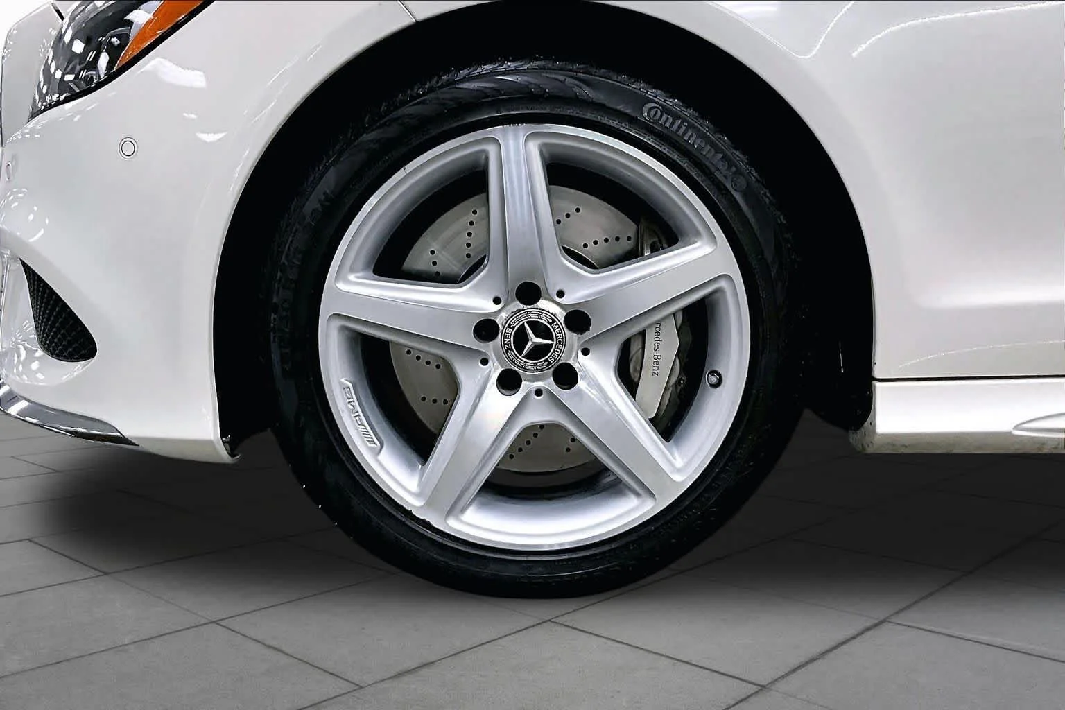Used 2018 designo Diamond White Metallic Mercedes-Benz CLS 550 image 11