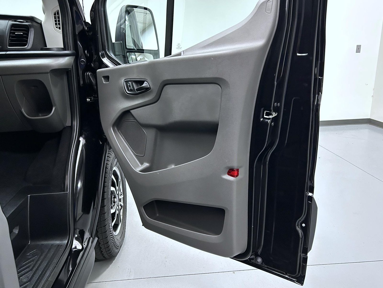 Used 2025 Black Ford XLT image 16