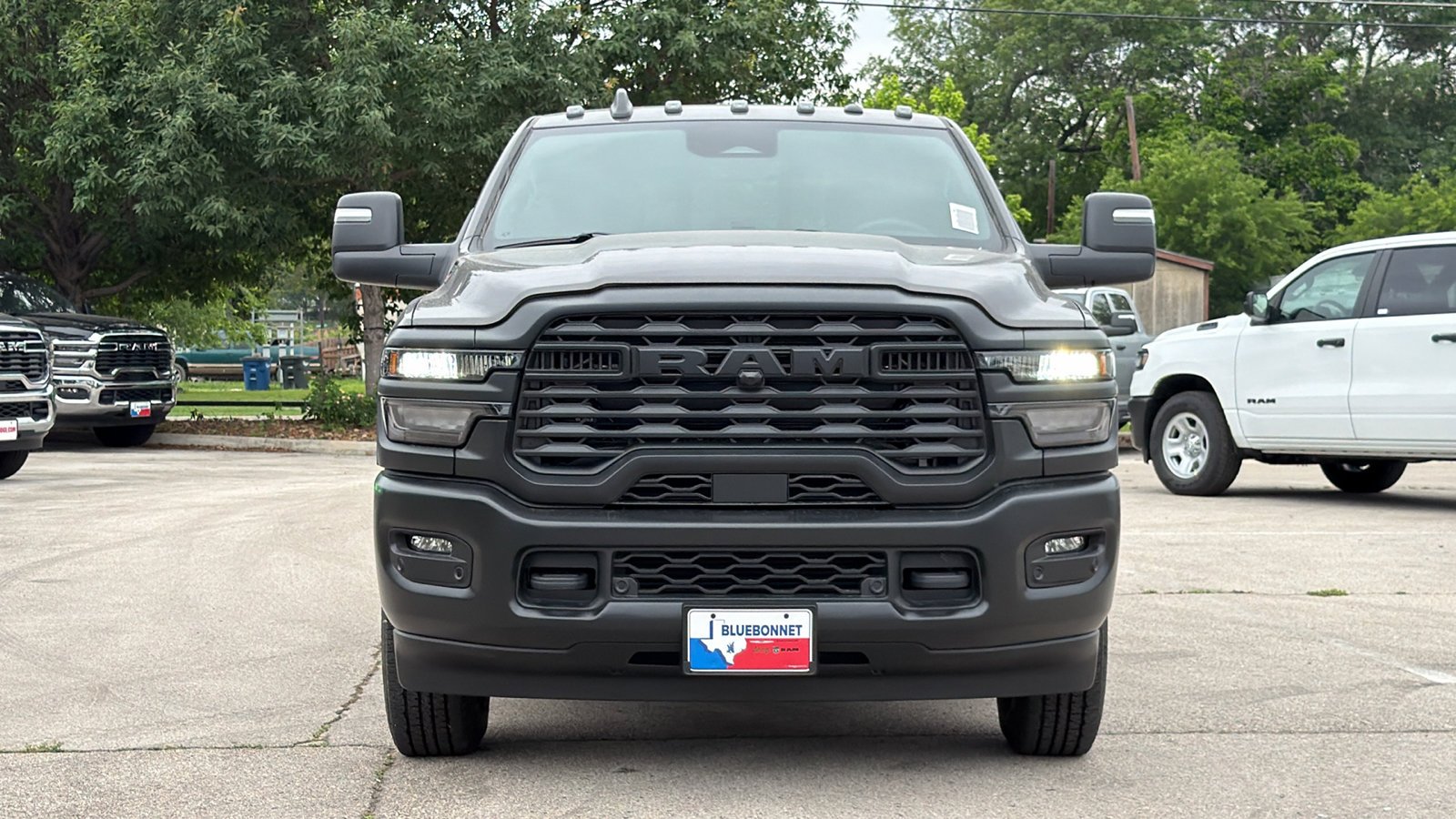 New 2026 Granite Crystal Metallic Clear-Coat Exterior Paint RAM Tradesman image 2