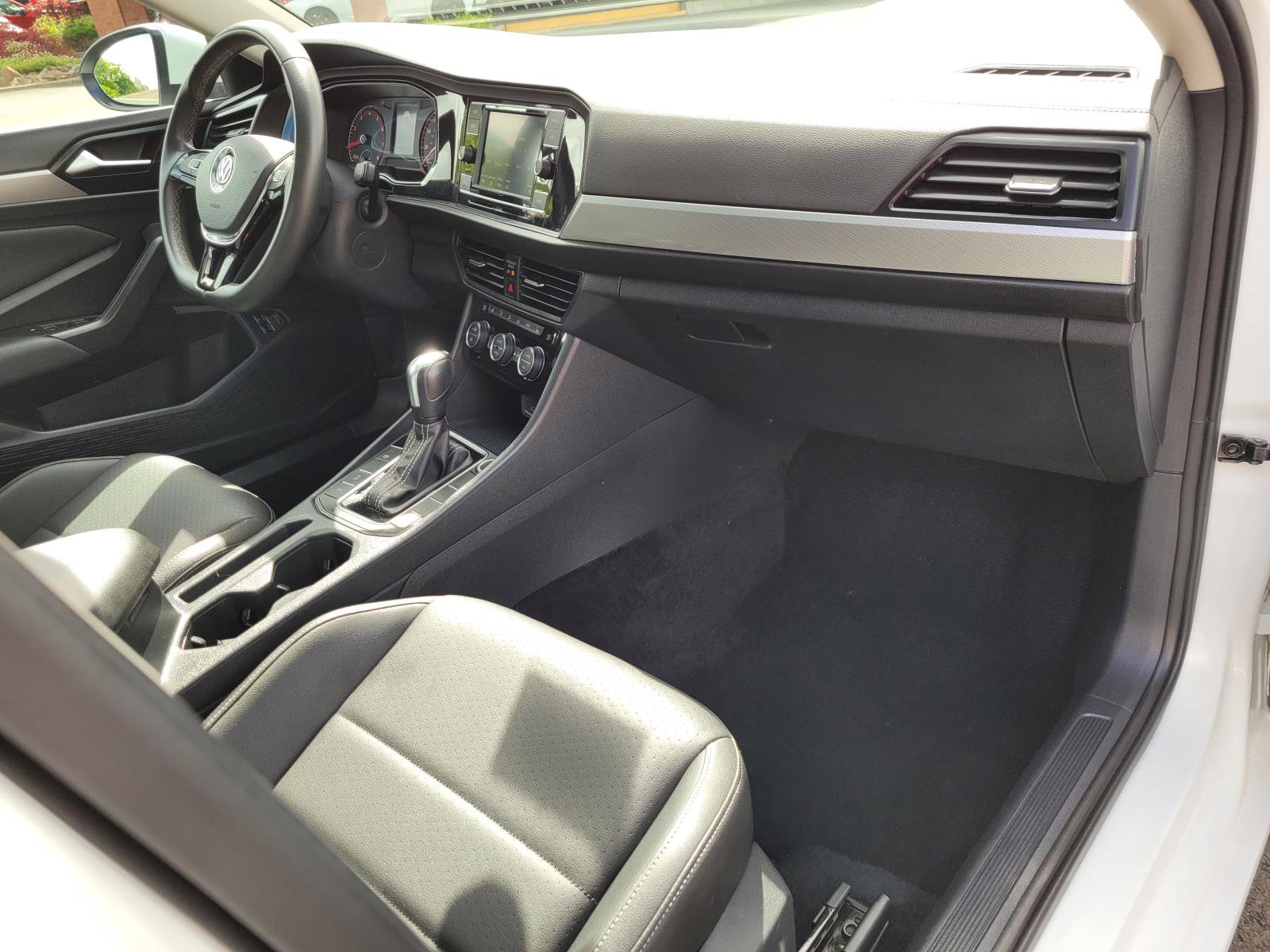 Used 2021 Pure White Volkswagen R-Line image 21