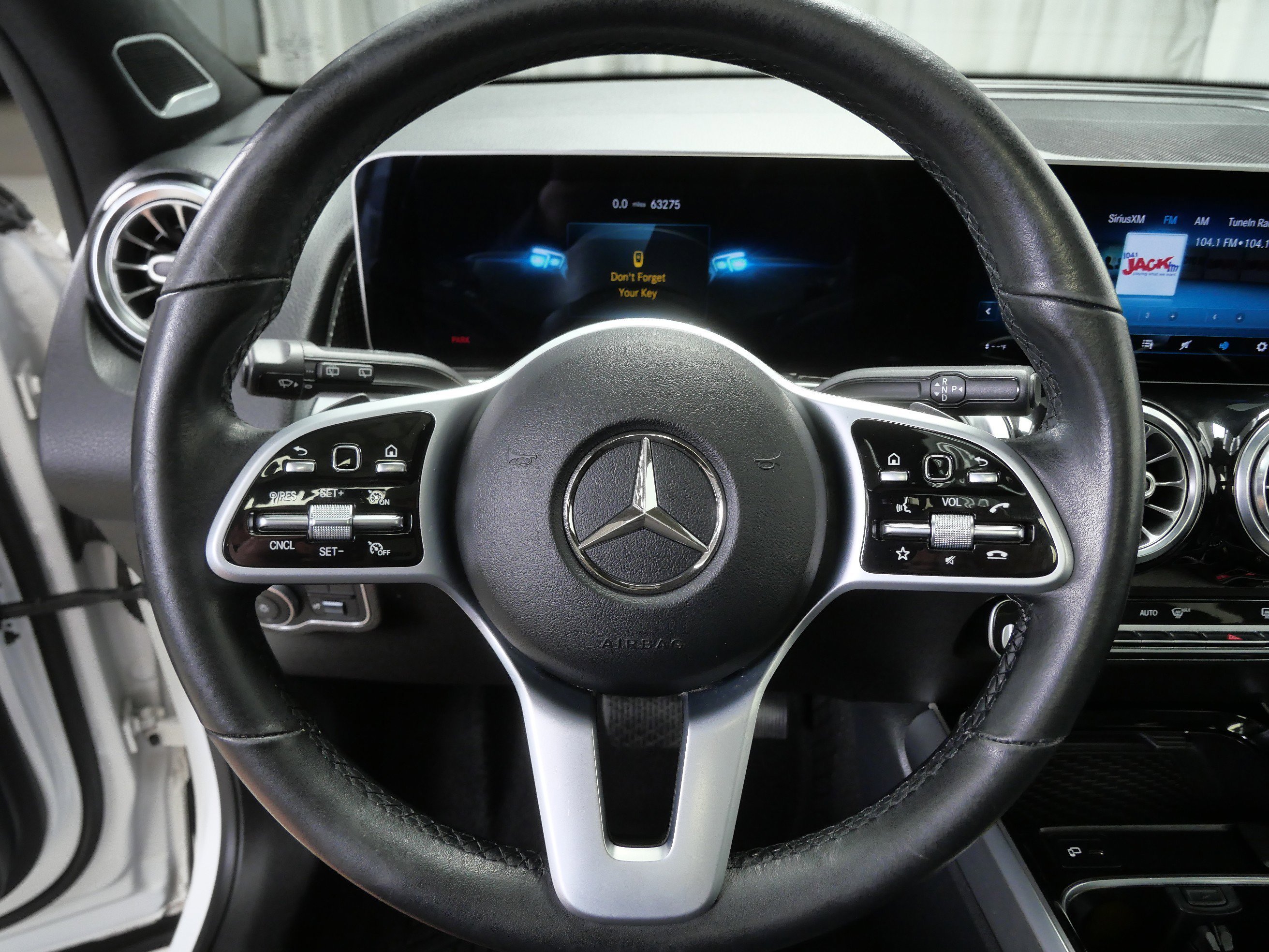Certified Used 2021 Polar White Mercedes-Benz GLB 250 image 23