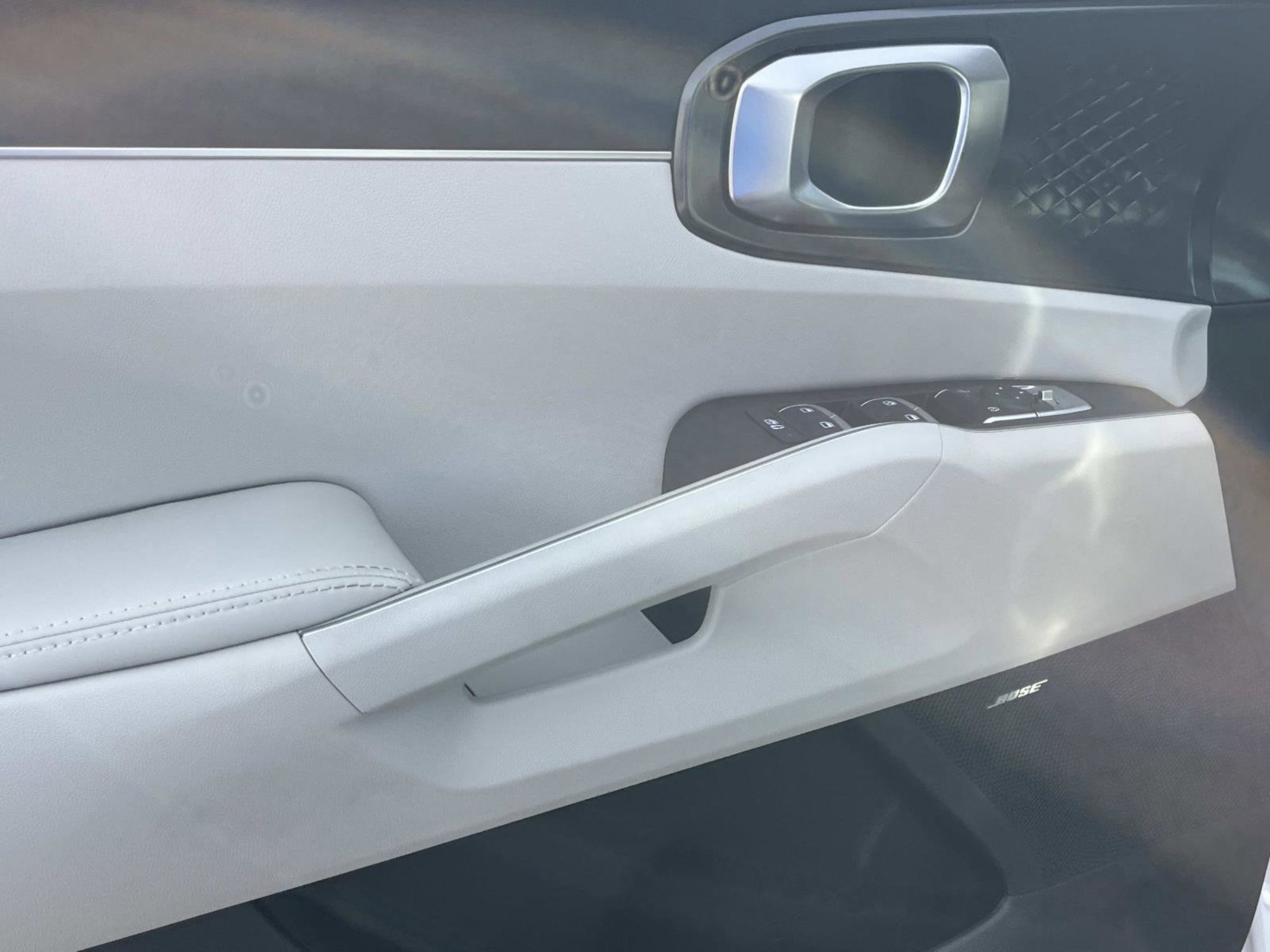 New 2026 Glacial White Pearl Kia EX image 23
