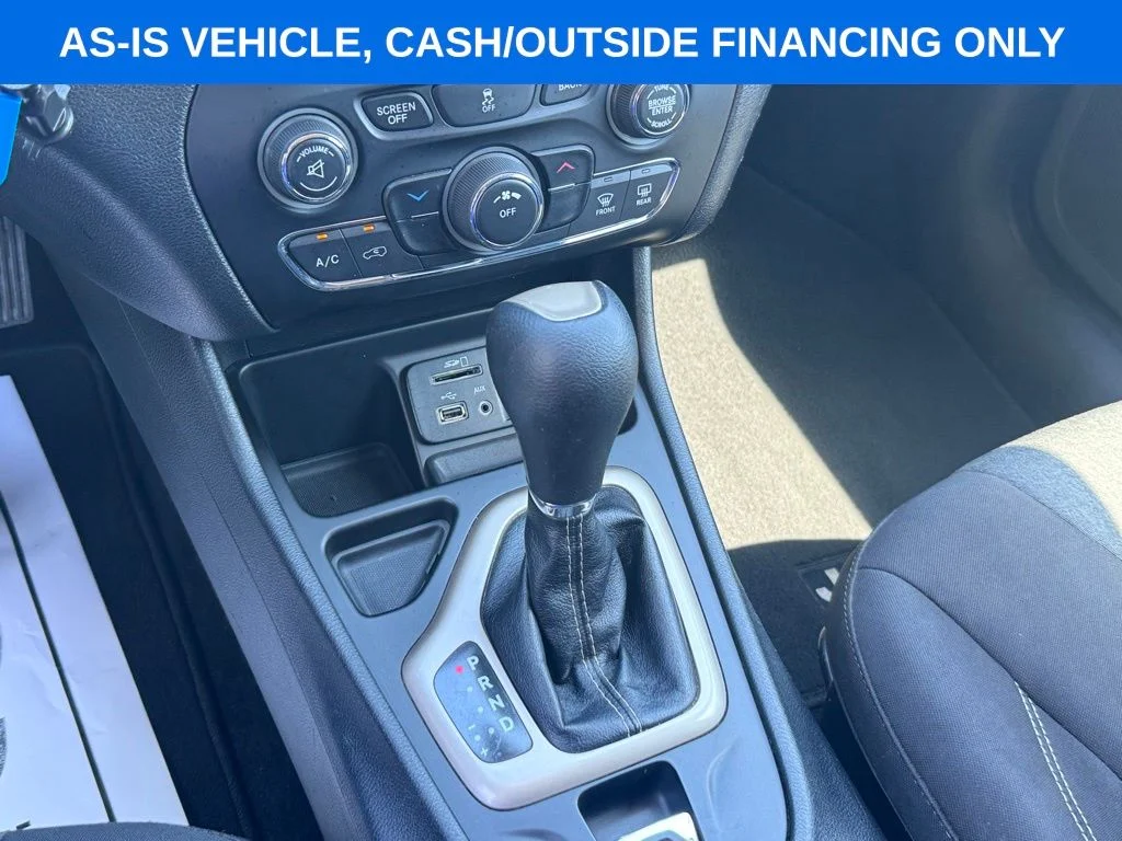 Used 2014 True Blue Jeep Latitude image 18
