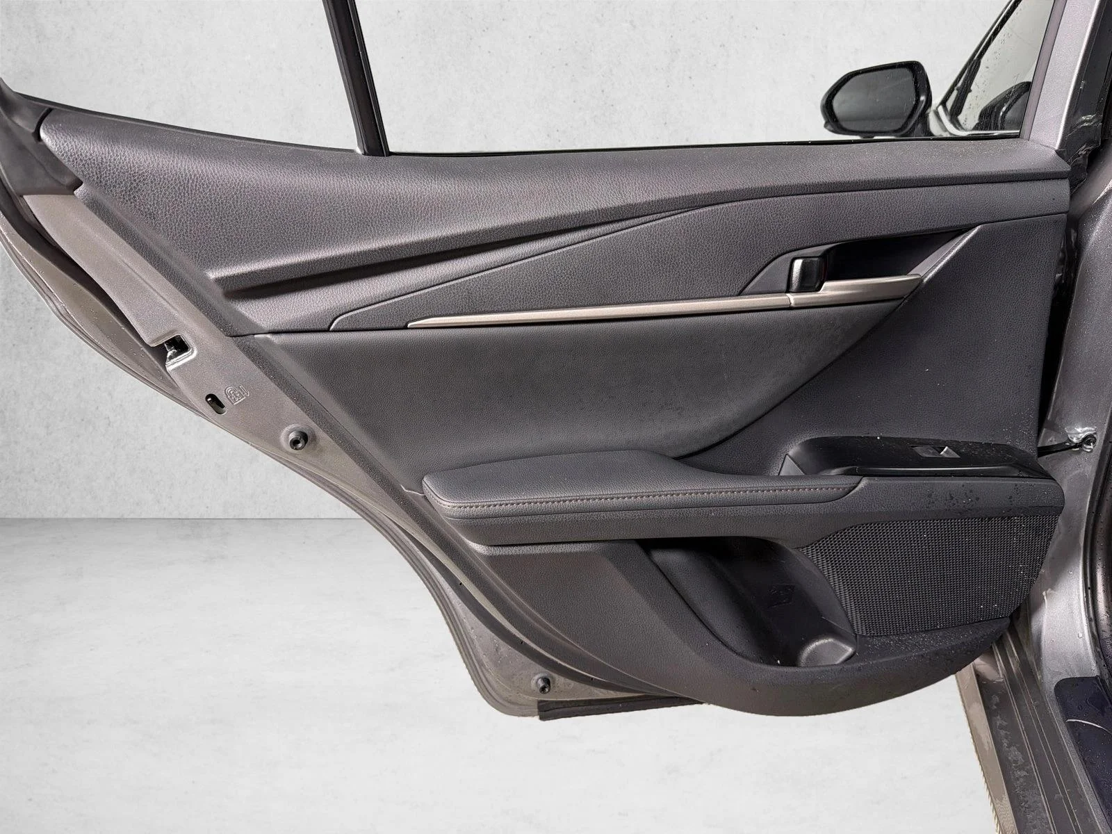 Used 2025 Silver Toyota LE image 22