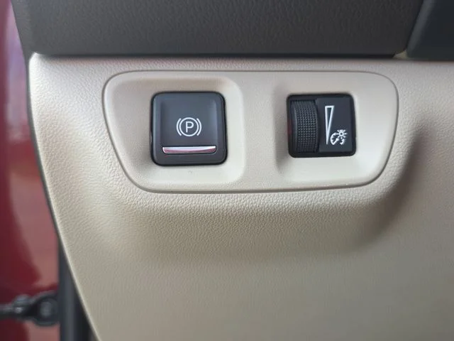 Used 2018 Red GMC Denali image 28