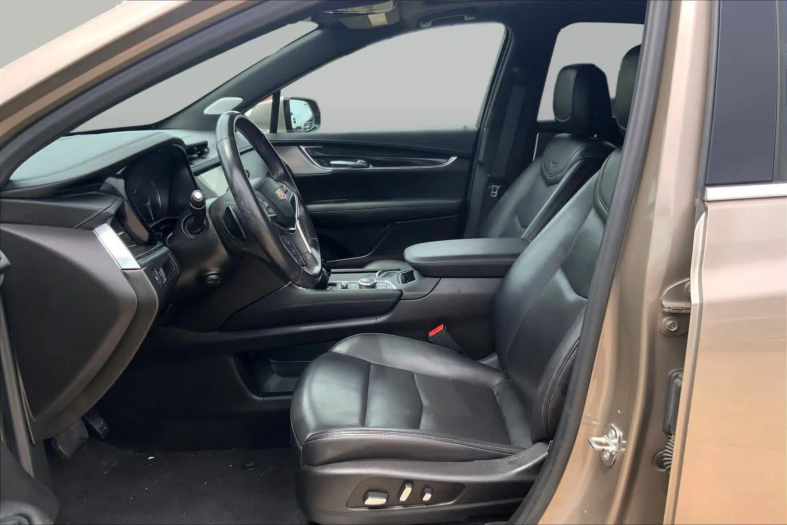 Pre-Owned 2023 Cadillac XT5 FWD Premium Luxury