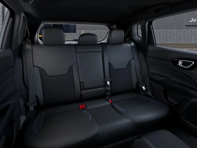 New 2026 Bright White Clearcoat Jeep Latitude image 16