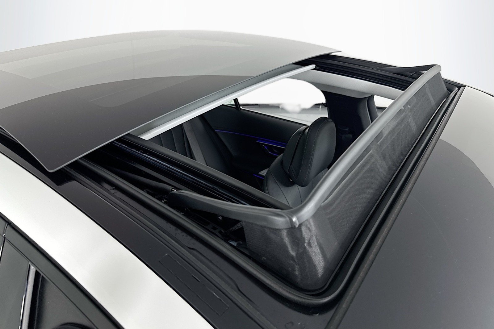 New 2026 Polar White Mercedes-Benz E 450 4MATIC® Sedan image 21