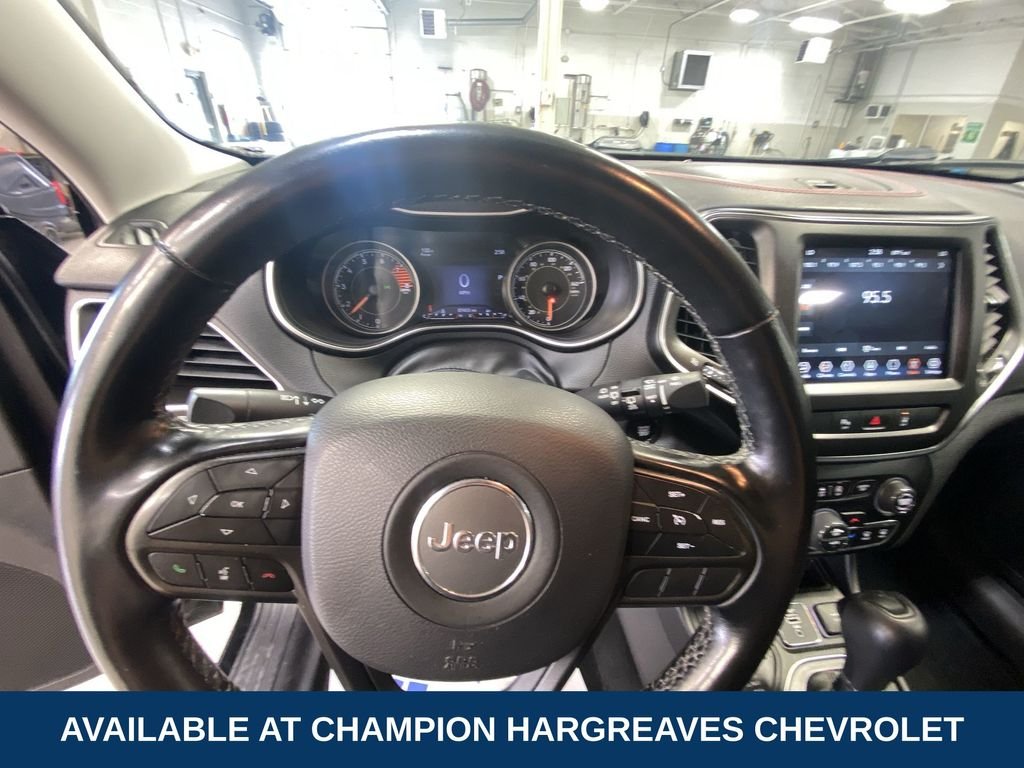 Used 2021 Diamond Black Jeep Trailhawk image 15
