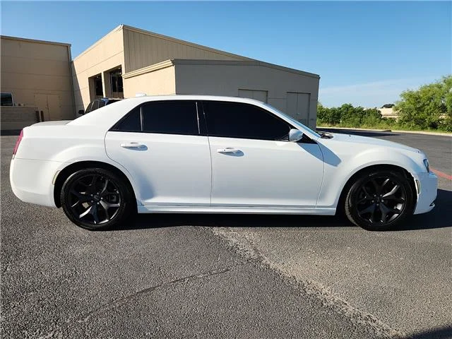 Used 2022 White Chrysler S Rear-Wheel Drive image 5