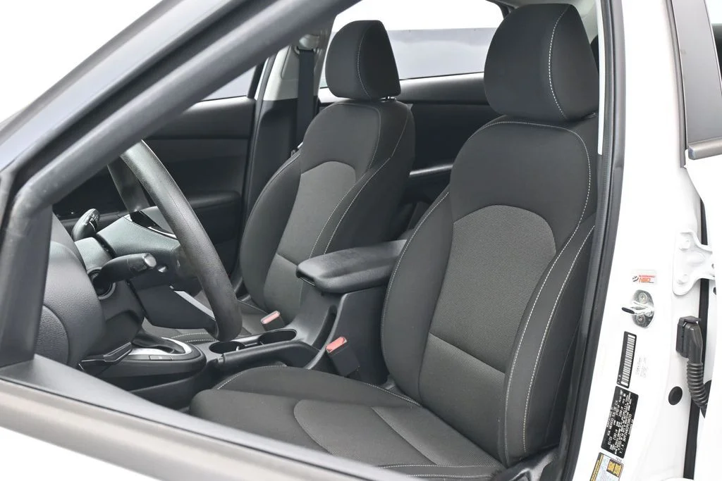Used 2023 Snow White Pearl Kia LXS image 9