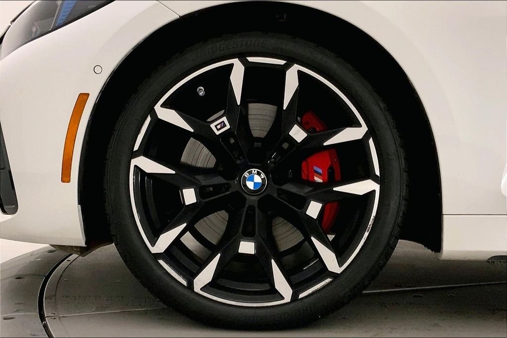 Used 2025 Mineral White Metallic BMW  image 8
