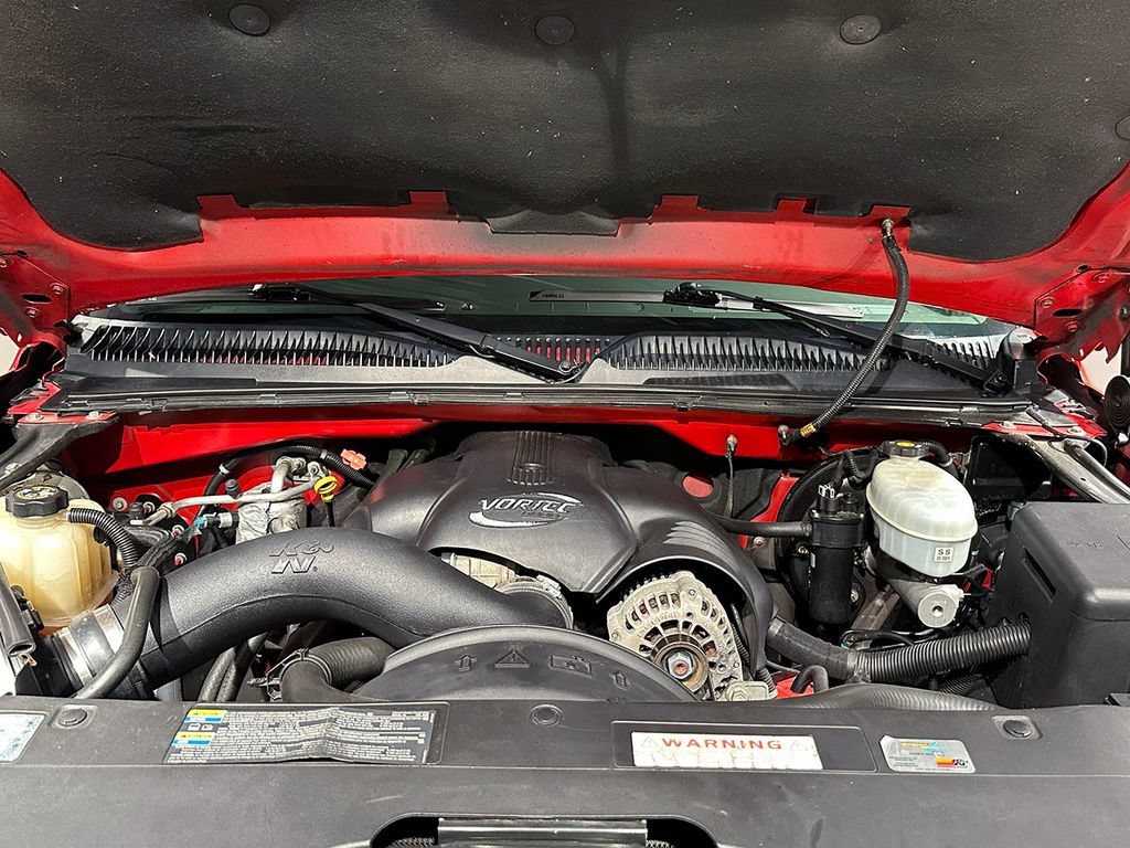 Used 2004 Victory Red Chevrolet NA image 24