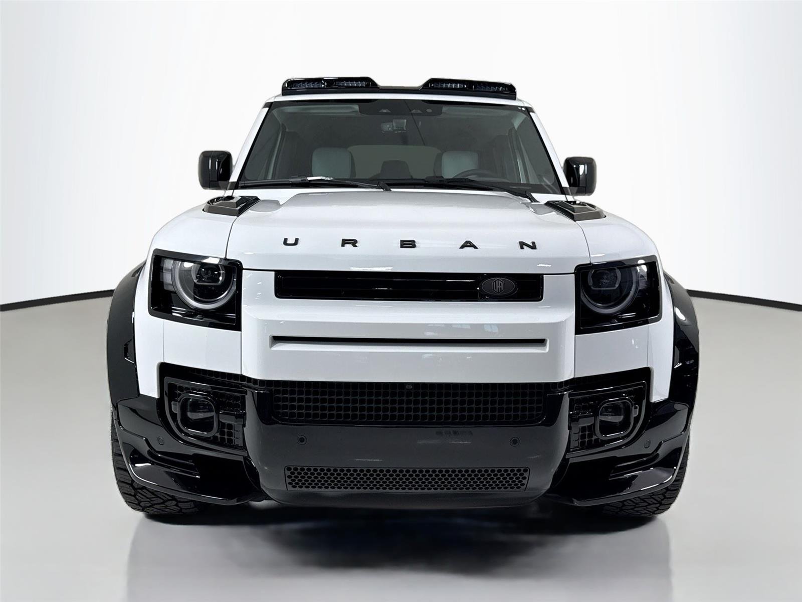 Used 2026 Fuji White Land Rover X-Dynamic SE | Urban Widetrack Build image 11