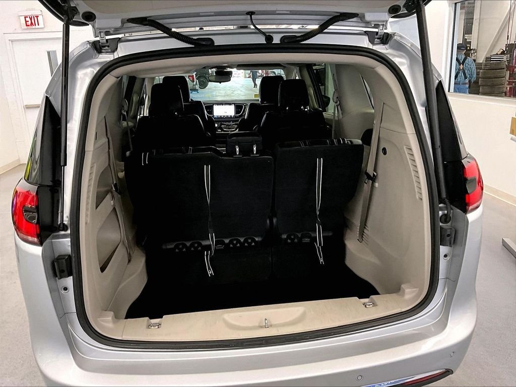 Used 2023 Silver Chrysler Touring L image 35
