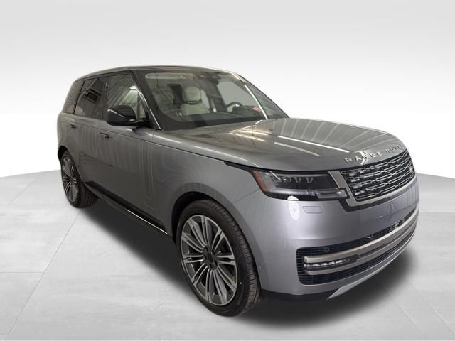 New 2026 Eiger Grey Land Rover SE image 3