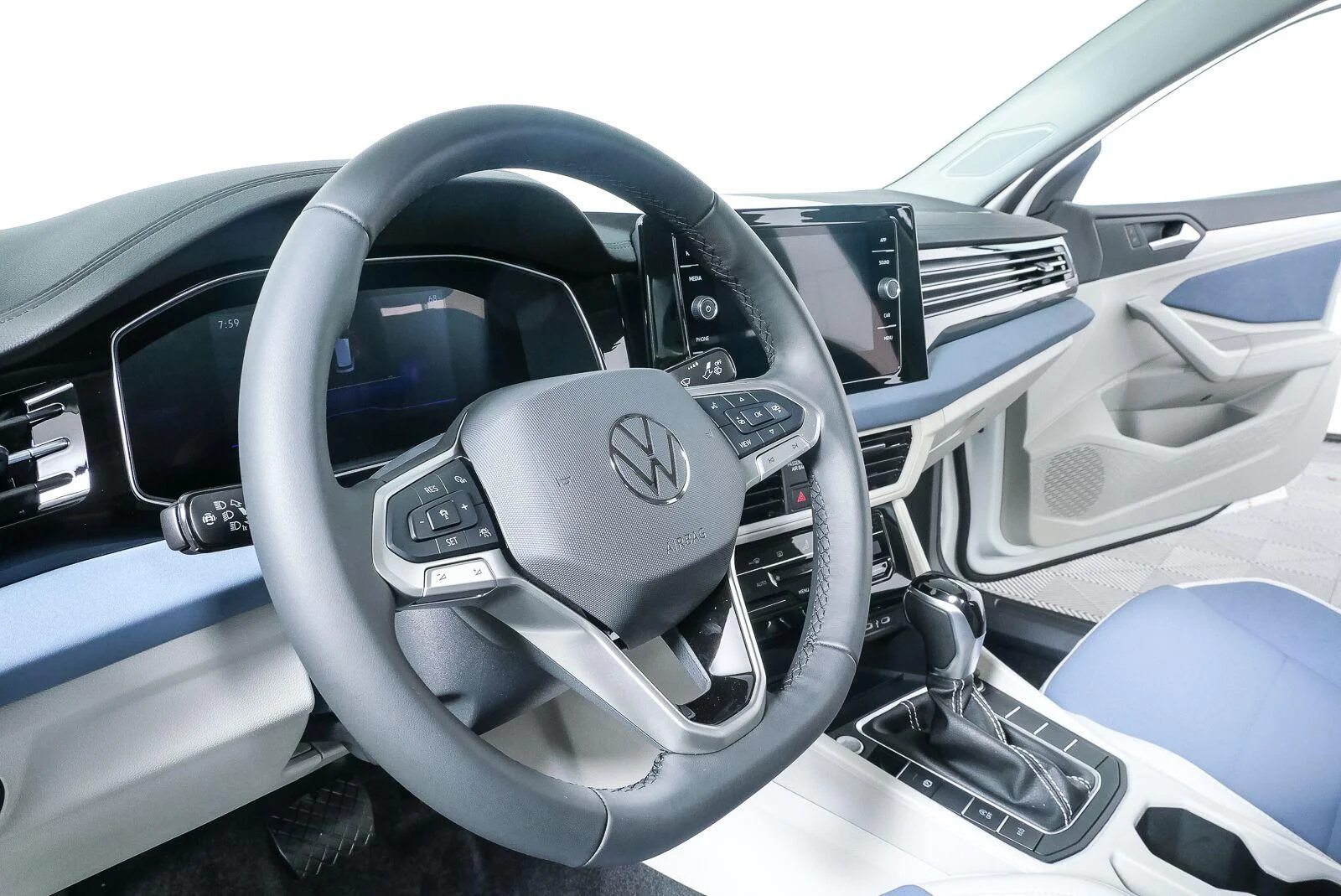 New 2027 Opal White Pearl Volkswagen SE image 8