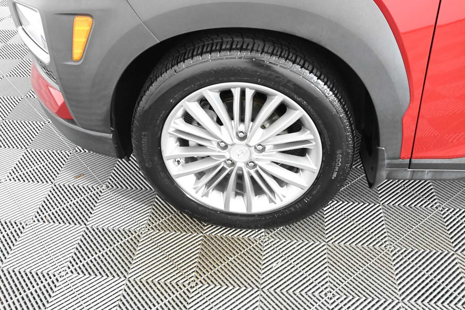 Used 2020 Pulse Red Hyundai SEL Plus image 30
