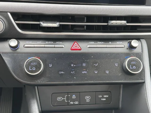 Used 2025 White Hyundai SEL image 20