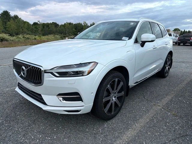 Used 2018 White Volvo T8 Inscription image 3