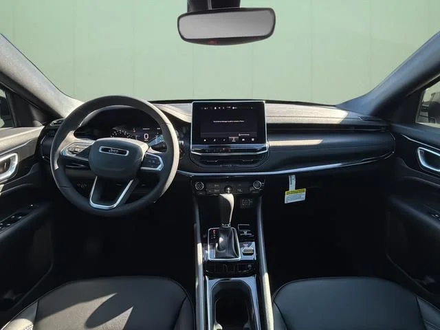 New 2026 White/off-white Jeep Latitude image 26