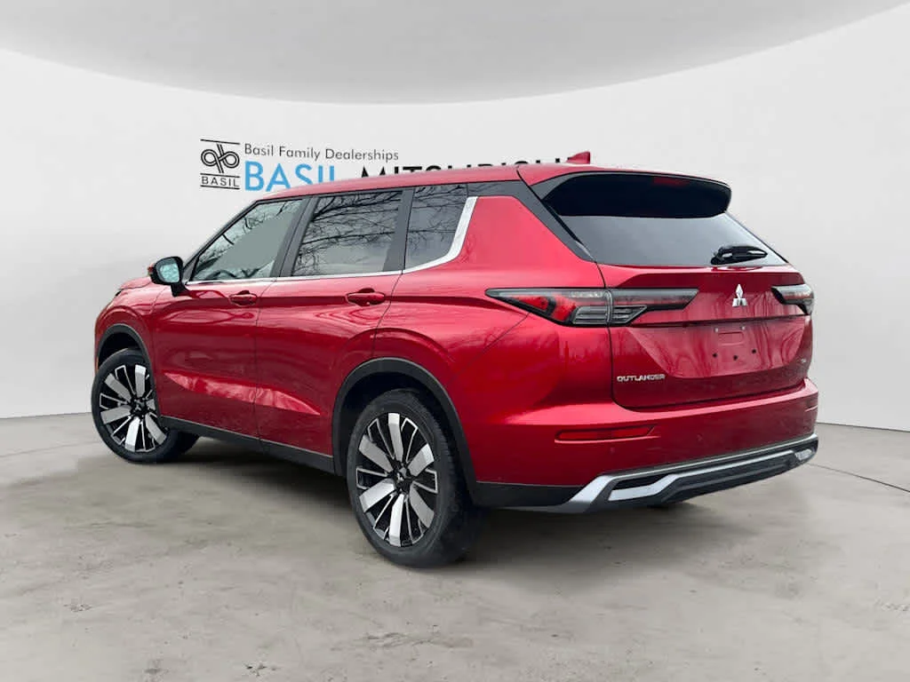 New 2026 Red Diamond Mitsubishi SE image 6