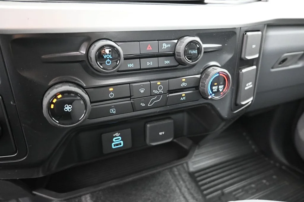 New 2026 Oxford White Ford XL image 14