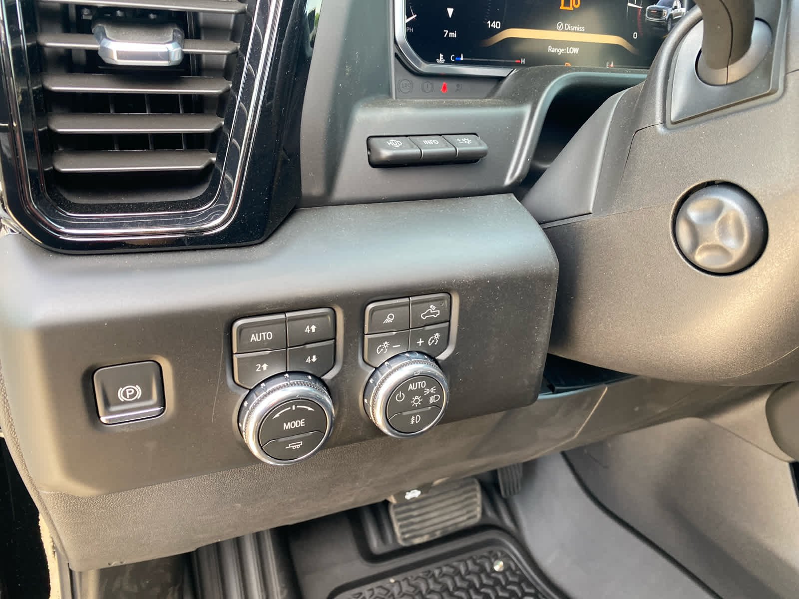 2026 GMC Sierra 1500 AT4X - Photo 12