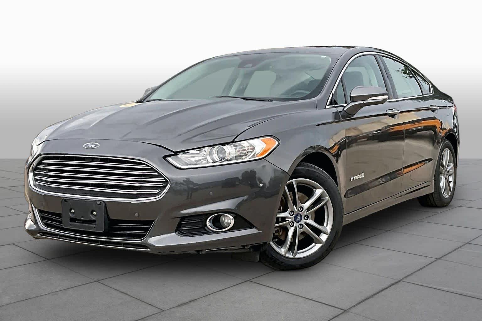 Used 2015 Magnetic Ford Titanium Hybrid image 35