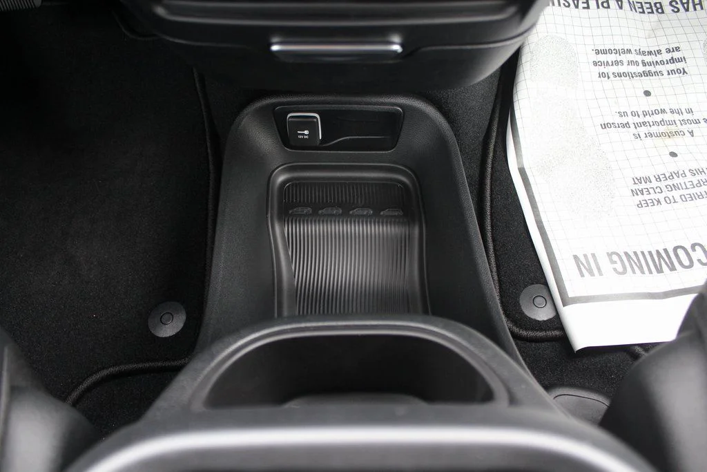 2026 Chrysler Pacifica Select - Photo 13
