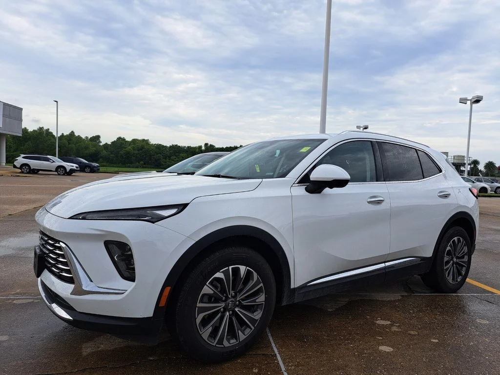 Used 2024 White Buick Preferred image 1