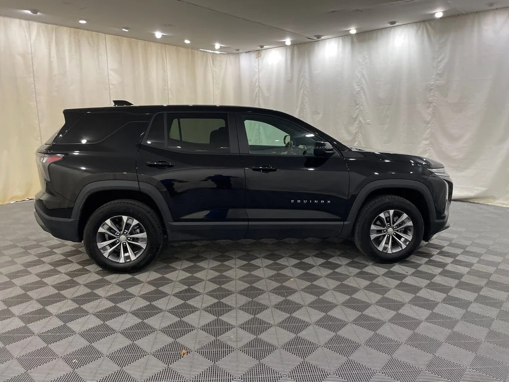 Used 2026 Mosaic Black Metallic Chevrolet AWD LT image 4