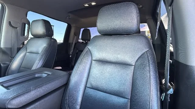 Used 2019 NORTHSKY BLUE METALLIC Chevrolet RST image 11