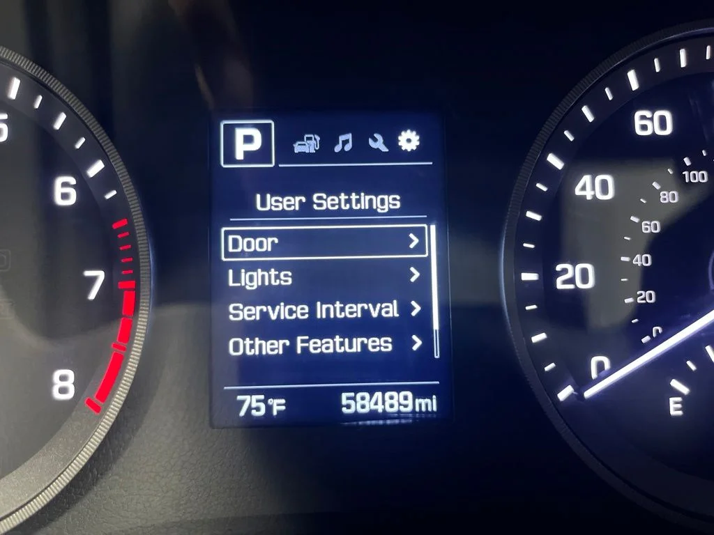 Used 2018 Molten Silver Hyundai SEL image 18