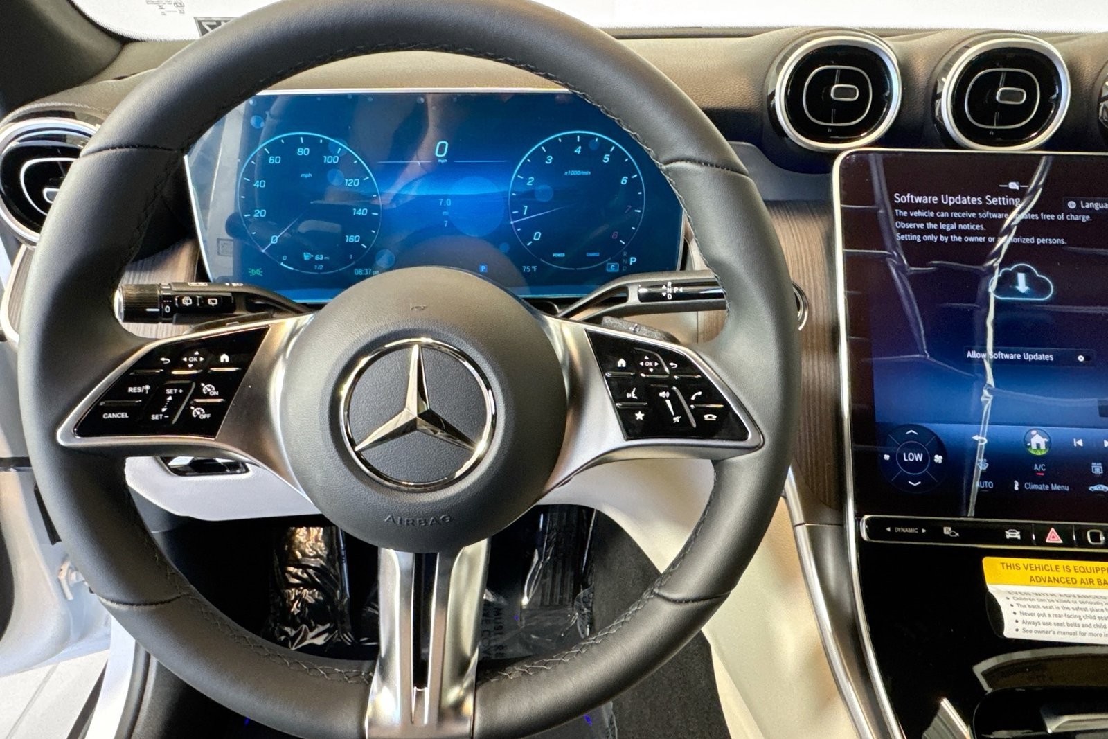 New 2026 Polar White Mercedes-Benz GLC 300 image 11