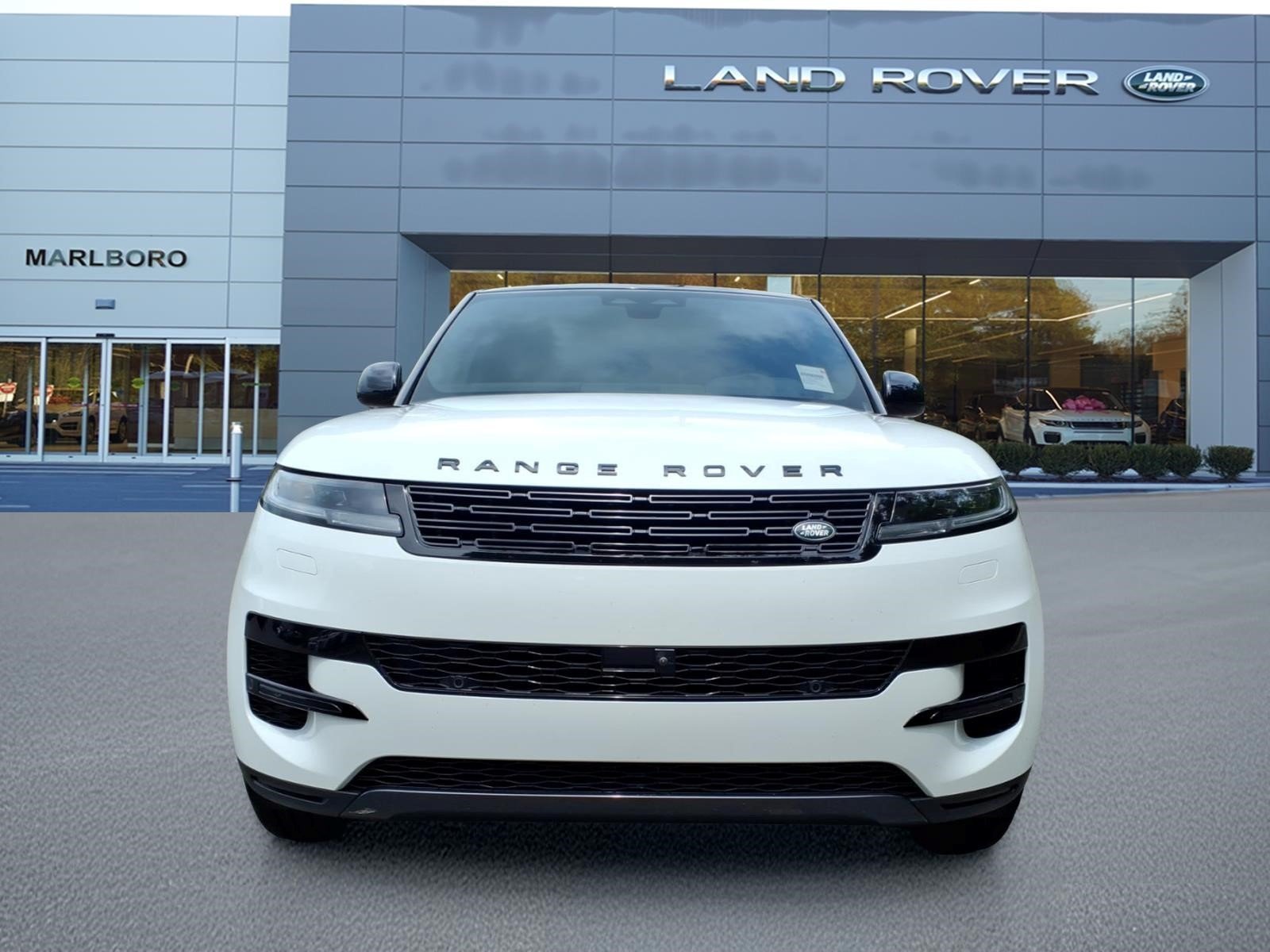 New 2026 Fuji White LAND ROVER SE image 8