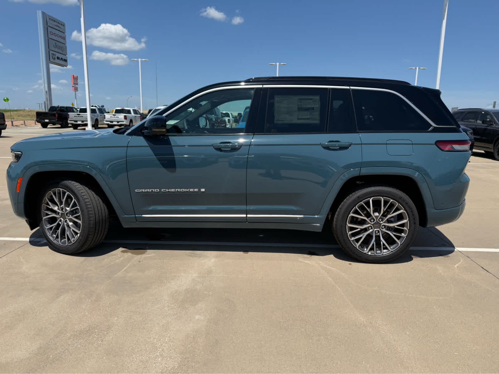 New 2026 Steel Blue Exterior Paint Jeep Summit image 9