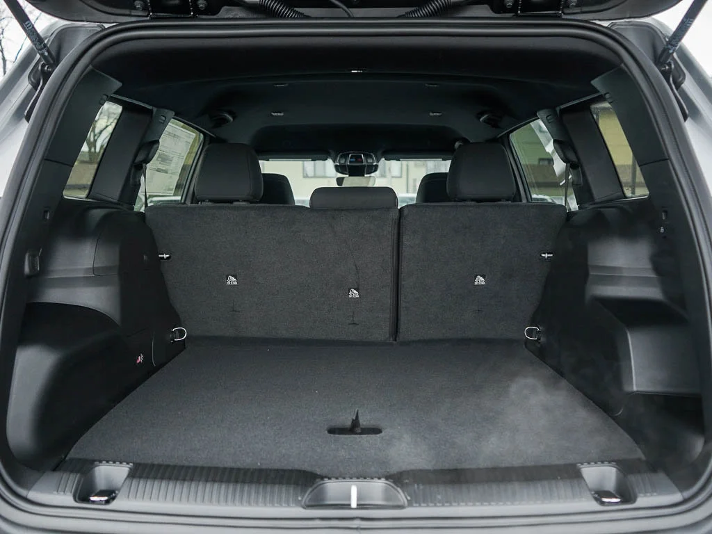 New 2026 Diamond Black Crystal Pearlcoat Jeep Laredo image 7