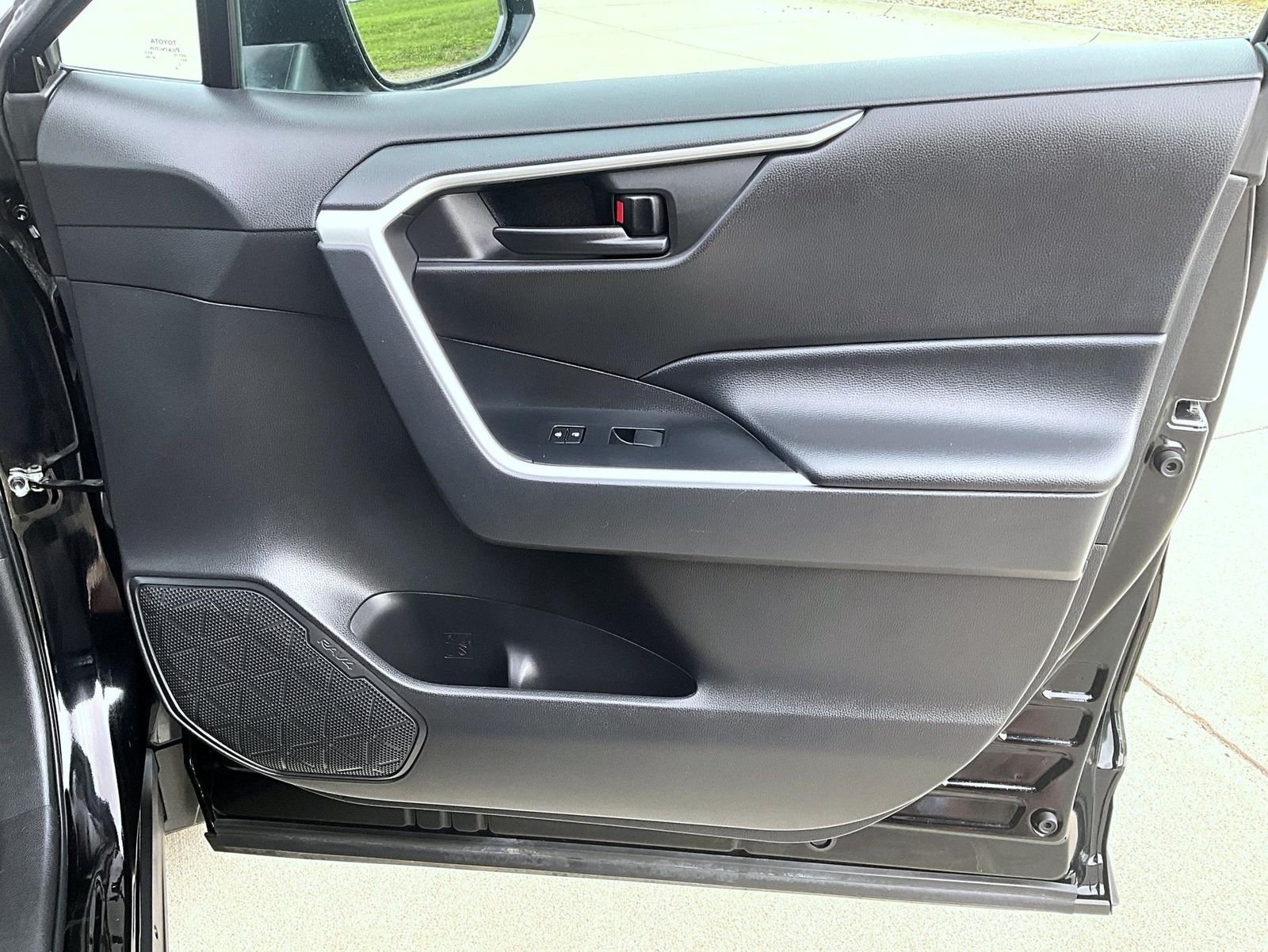 Used 2022 Black Toyota LE image 17