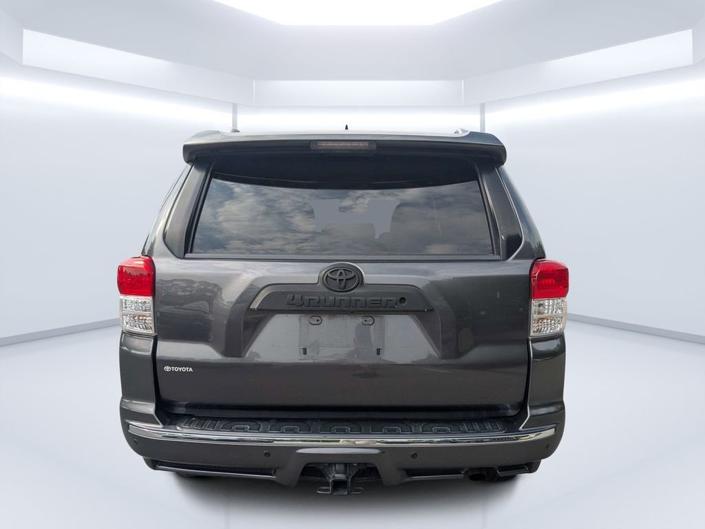 Used 2012 Gray Toyota SR5 image 4