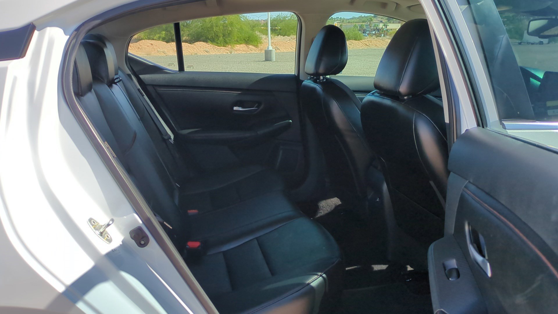 Used 2021 Aspen White Tricoat Nissan SR image 28