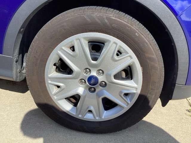 Used 2015 Blue Ford S image 9
