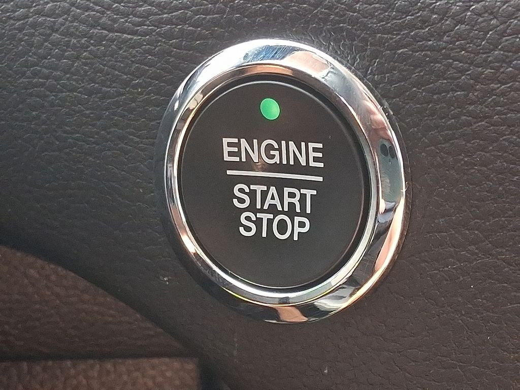 Used 2022  Ford SEL image 22