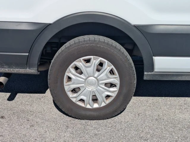 Used 2024 Oxford White Ford XLT image 11