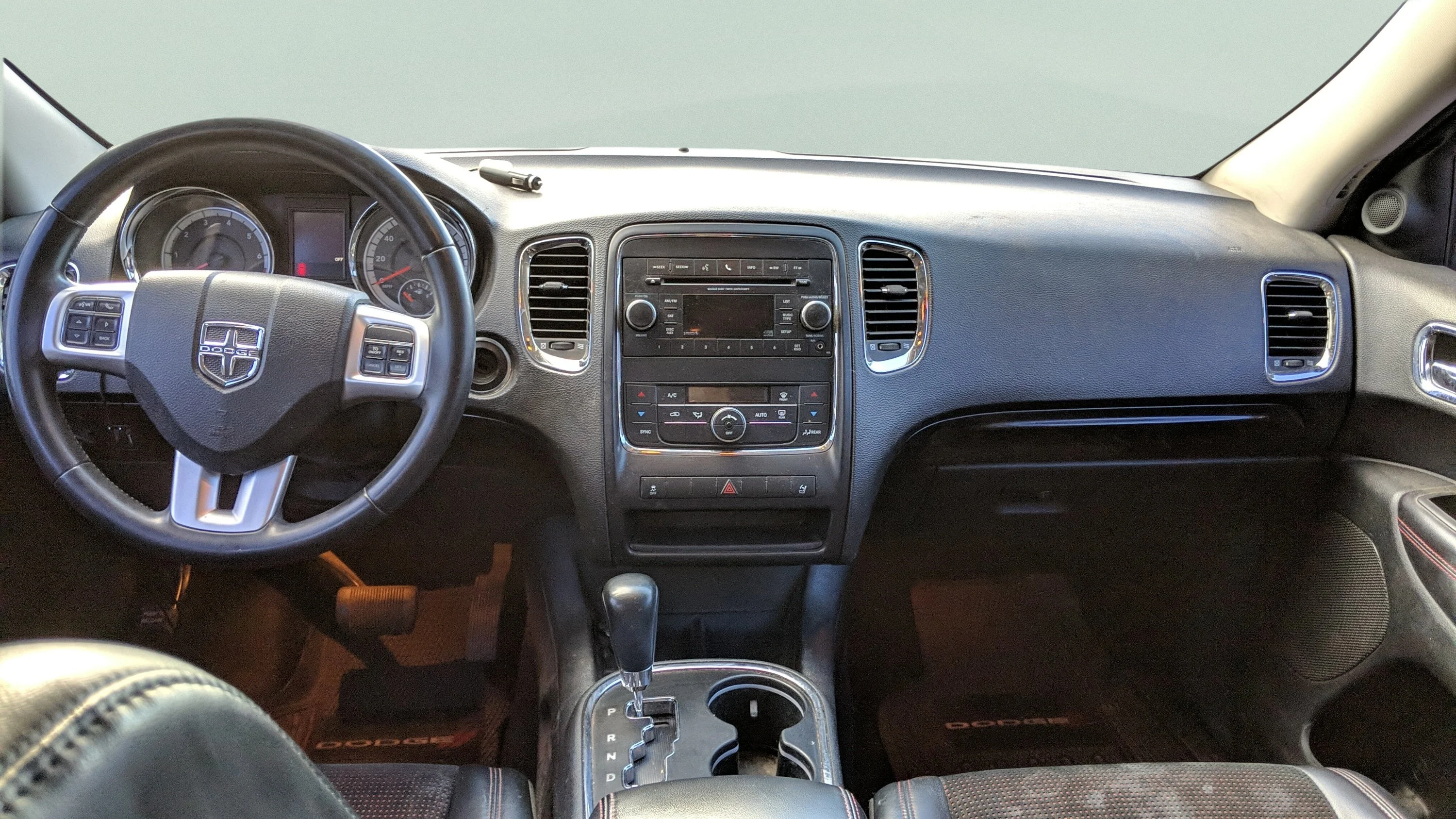 Used 2013 Gray Dodge SXT image 9
